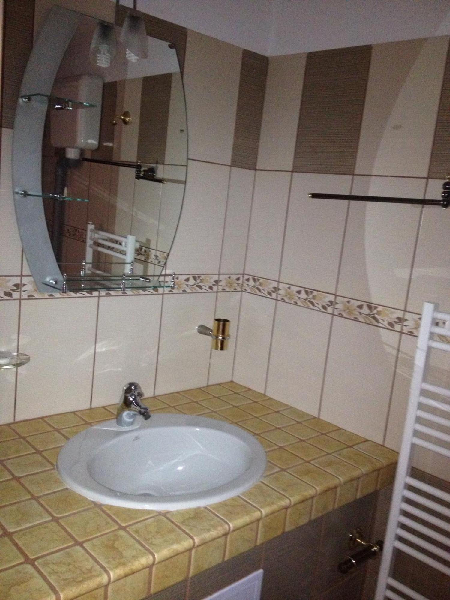 Pensiunea La Nise Sîmbăta de Sus Szoba fotó